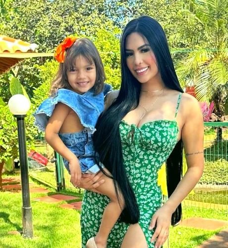 Vitoria Froes Photo With Daughter